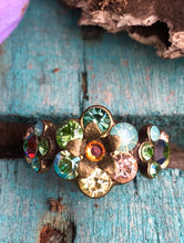 Load image into Gallery viewer, Dazzling Crystal Floral Ring