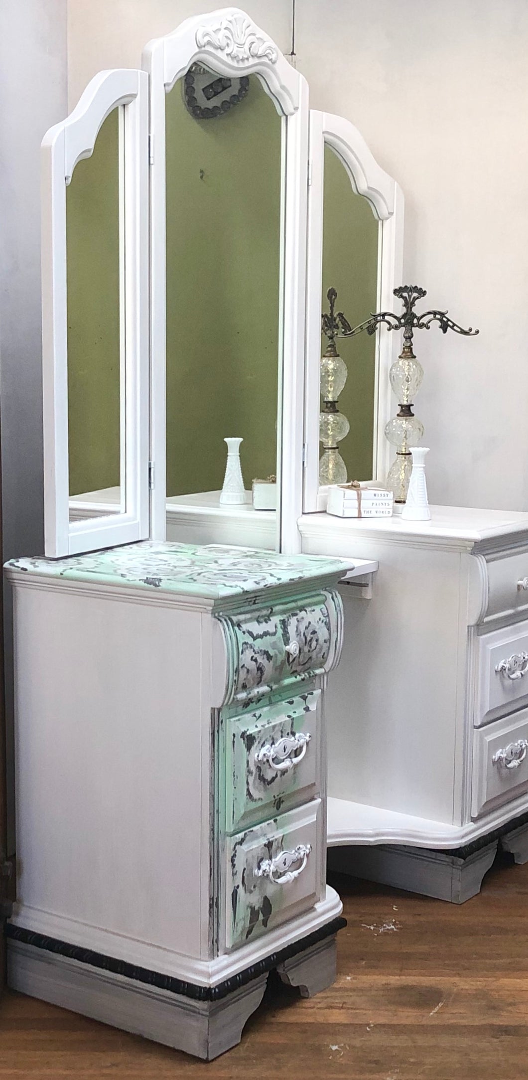 White hand painted wooden vanity with floral accents (Furniture)